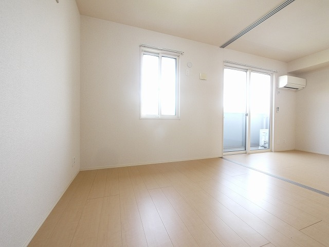 セントレジス八尾の洋室|個人の部屋や寝室として使える洋室です