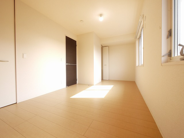 セントレジス八尾の寝室|ゆとりの広さです