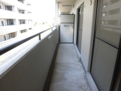 【バルコニー】 | パレエレガンテ | 広々たした外干しのできるバルコニーです