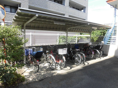 【その他共用部分】 | パレエレガンテ | 屋根付き駐輪場です