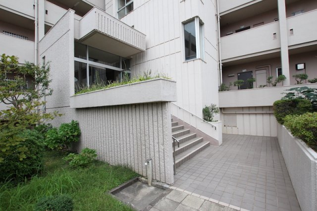 市崎グリーンハイツのエントランス