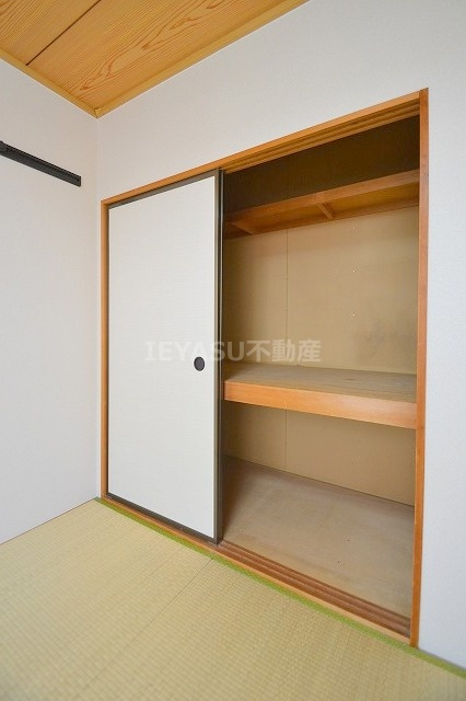 広島市西区己斐上１丁目のアパートの収納