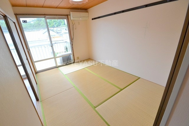 広島市西区己斐上１丁目のアパートの和室