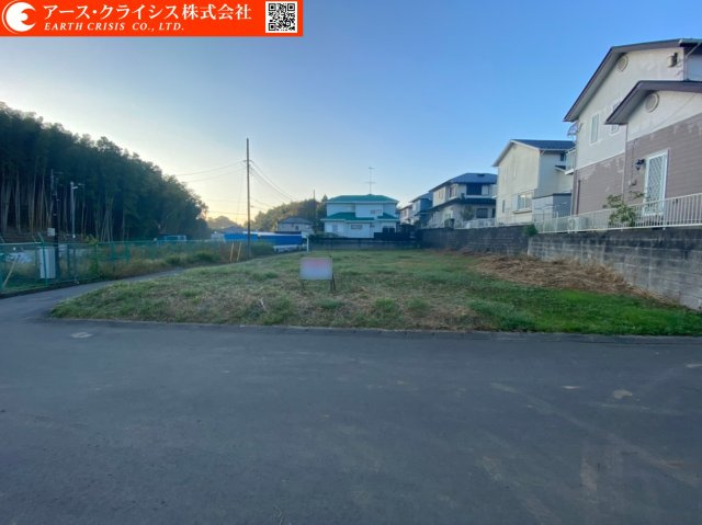 【外観】 | 牛久市さくら台3丁目 | 角地につき立地良好です。現況は更地ですので、すぐに施工可能です。敷地面積約200坪ございますので、ゆとりある住まいが実現可能です。閑静な住宅街で子育て環境も良好です。