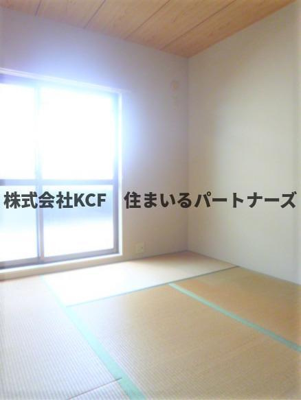 アートヒルズの寝室|落ち着いた色調の寝室です