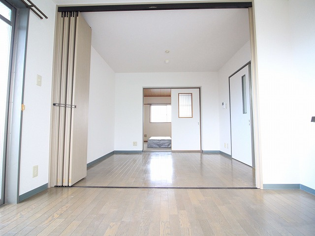 ラセーヌNの居間・リビング|ゆったり過ごせるリビングです