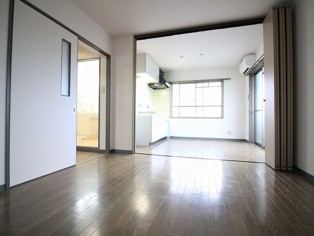 ラセーヌNの居間・リビング