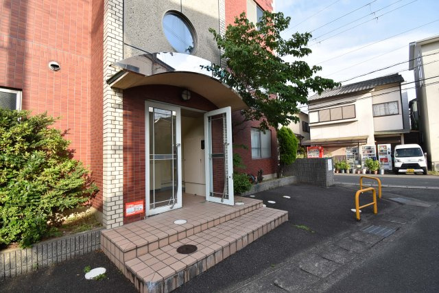 ラセーヌNのエントランス|毎日通るエントランスはこのようになっています