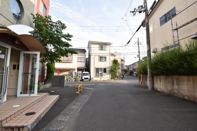 ラセーヌNの周辺|全面道路