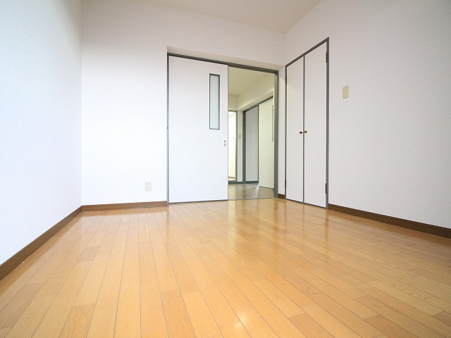 ラセーヌNの居間・リビング|ゆったりした洋室です