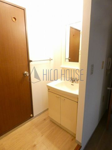 セジュール1の洗面所