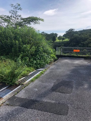 【前面道路含む現地写真】 | 売地　高知市重倉　@5.97 | 前面道路含む現地写真です