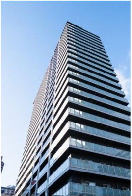 【外観】 | ジオ天六ツインタワーズ | シンメトリーな外観デザインが印象的。一面にガラスを纏い、街と調和する優美なランドマークタワーマンションです。