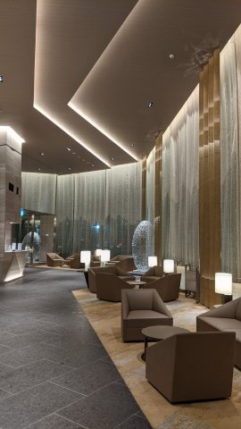 ブリリアザタワー東京八重洲アベニューのエントランス|２層吹抜けで開放感のあるエントランスホール