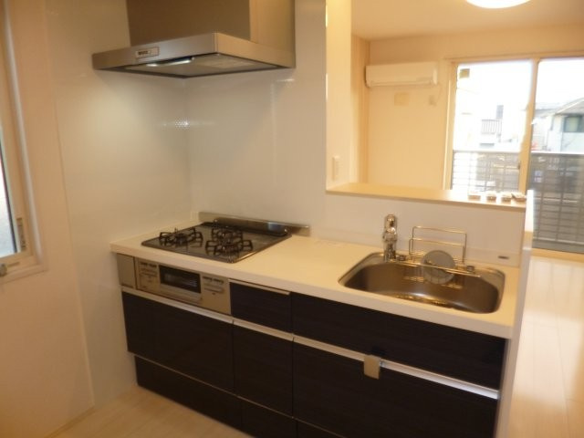 ヴェラビスタのキッチン|３口ガスコンロ付システムキッチン