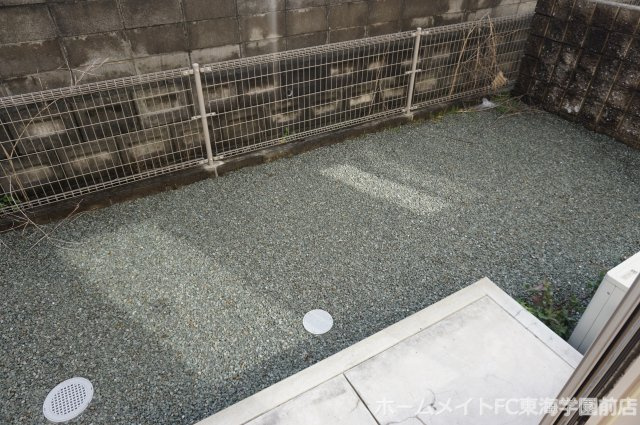 熊本市東区新外４丁目のアパートの庭