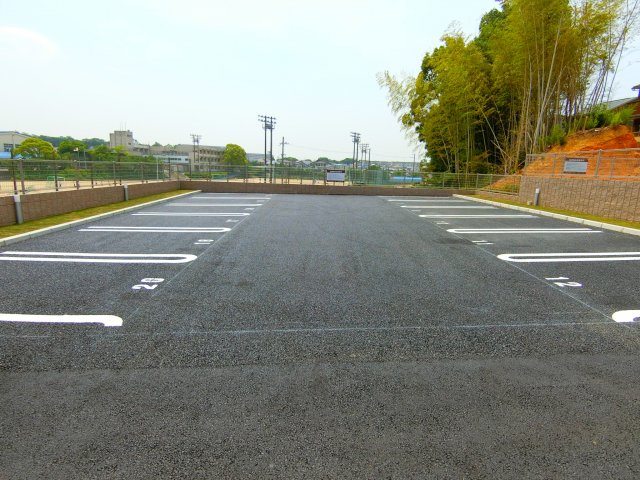 オースター　アベリアの駐車場