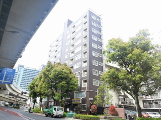 【外観】 | 総戸数４８戸、昭和４６年１１月築、管理人は日勤勤務につき管理体制良好です♪