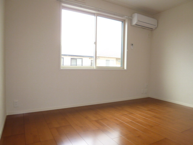 ロイヤルメゾン・プリモの寝室|洋室