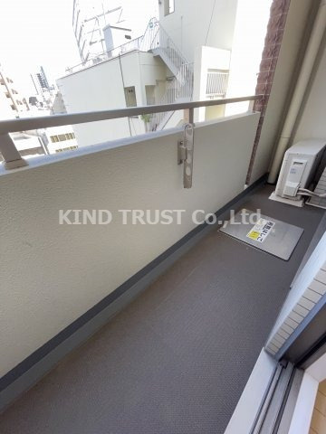 アーバネックス南森町（旧ラムール南森町アーバネックス）のバルコニー|外からの目が気にならないバルコニーで洗濯物が干せます