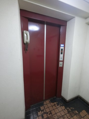 【その他共用部分】 | 大師パールハイム | お買い物時やベビーカーの出し入れに便利なエレベーター付です。