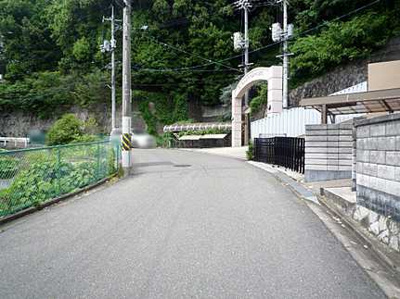 【周辺】 | ダイアパレス二葉の里 | 【2021年7月リノベーション工事完成 !】
間取図では分からない広さや明るさ，資料には
記載されていない情報があります。
ぜひ、現地を見られる事をお勧めいたします！