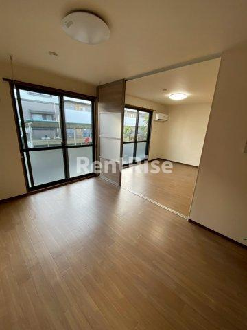 カムール高畑 Ａの居間・リビング