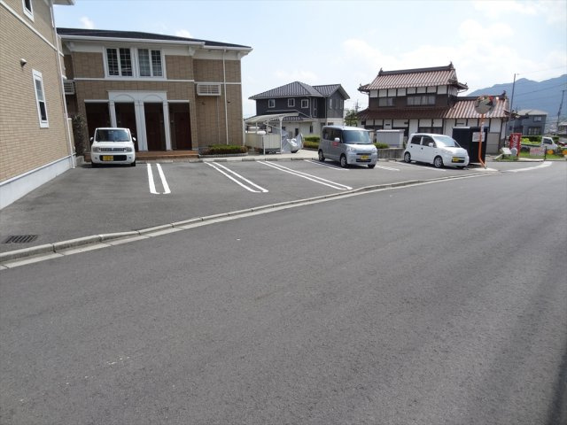 カントリー　ビューAの駐車場