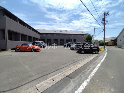 【駐車場】 | セザンヌ野依 | 駐車場があります