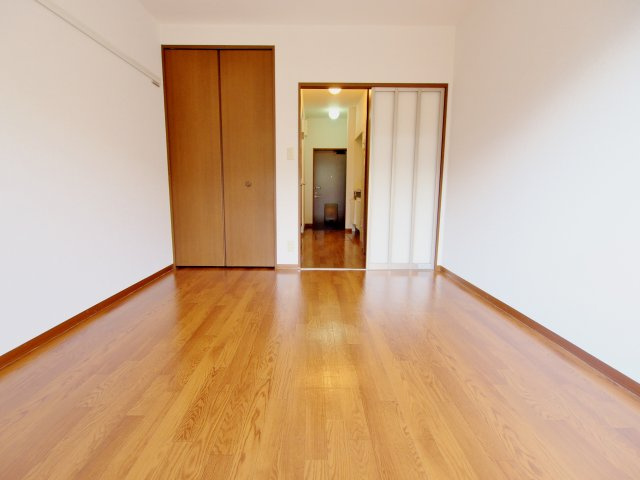 セレスト瀬の川の洋室