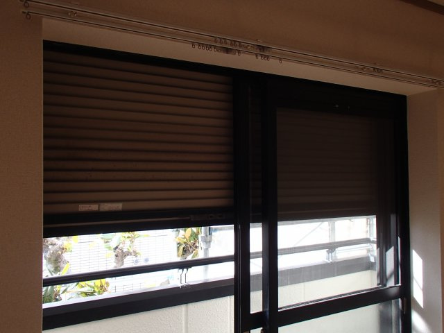 【設備】 | ガリューコート菱屋西 | シャッター雨戸
