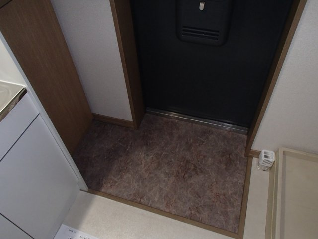 【玄関】 | ガリューコート菱屋西 | 玄関です