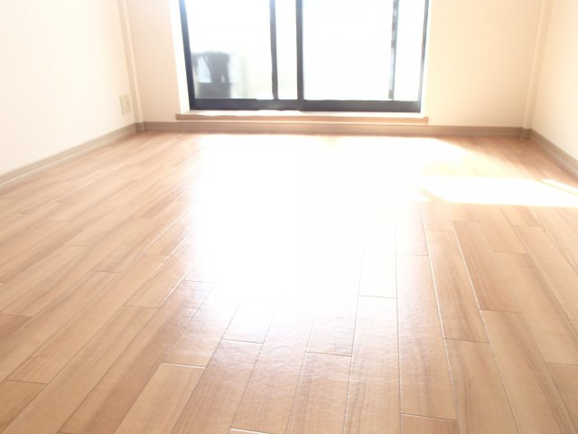 【洋室】 | ガリューコート菱屋西 | きれいな洋室です