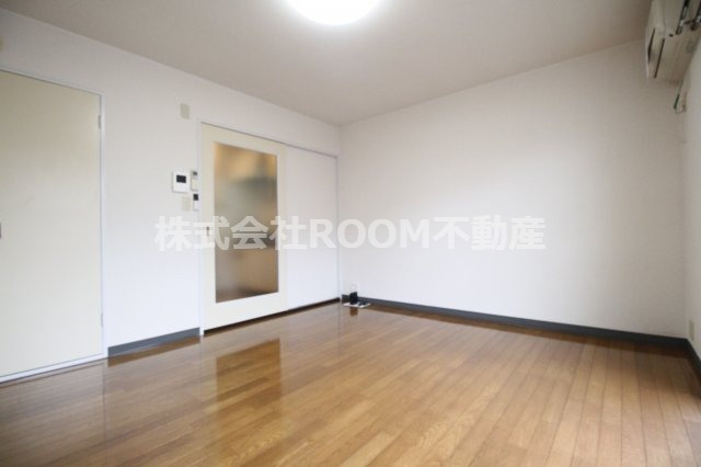 シティフラットMの洋室|落ち着いた色調の洋室です