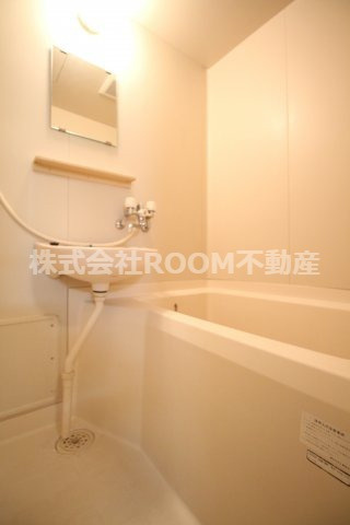 シティフラットMの浴室|落ち着いた空間のお風呂です