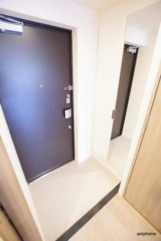 プレサンス新大阪ジェイズ　仲介手数料無料の玄関