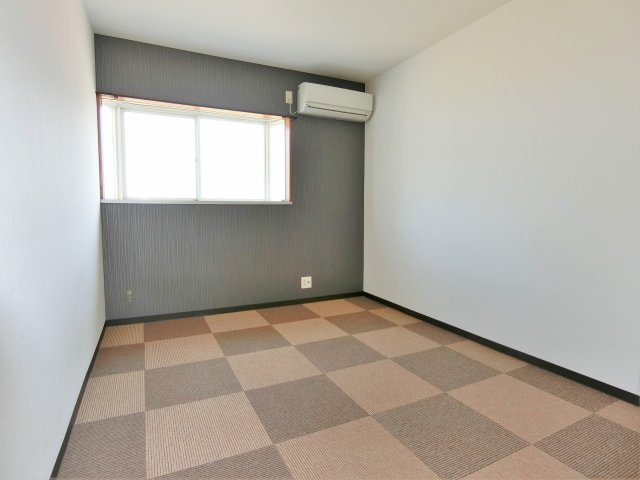 セレーブル茂原の洋室