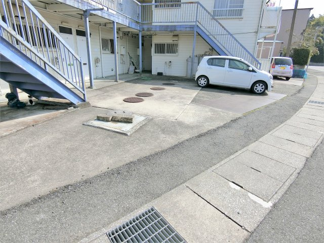 セレーブル茂原の駐車場