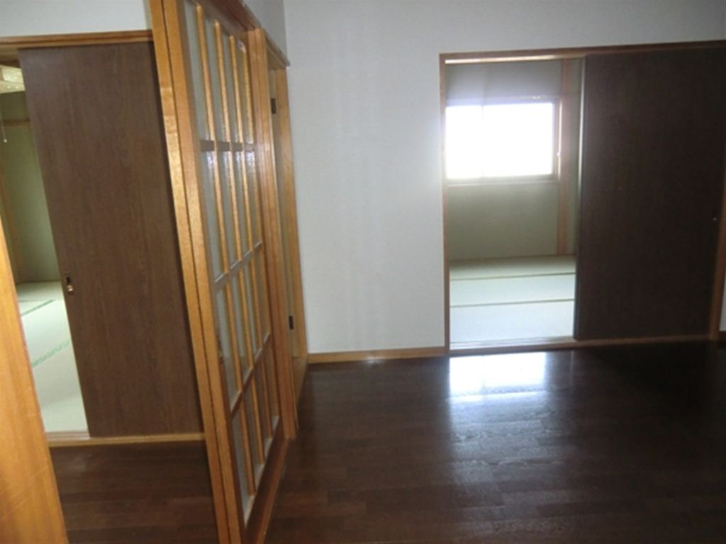 メゾン友の居間・リビング|ゆったりとした居間です