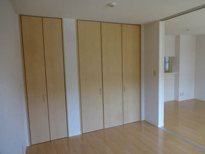 【洋室】 | フローラル・アイ