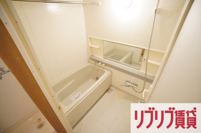 リーベスト西千葉の浴室
