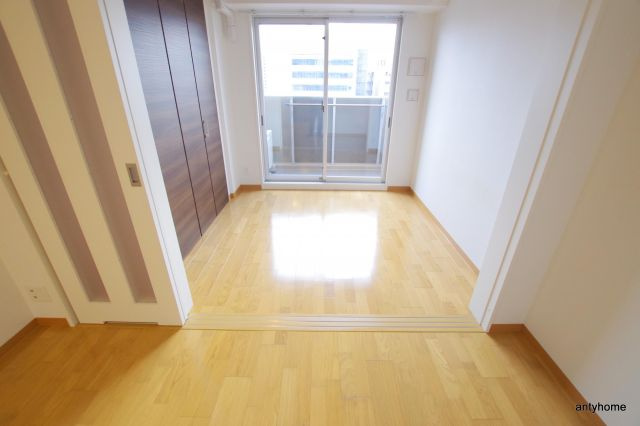 扇町公園プライマリーワン　仲介手数料無料の居間・リビング