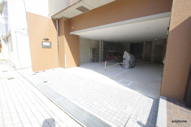 扇町公園プライマリーワン　仲介手数料無料の駐車場