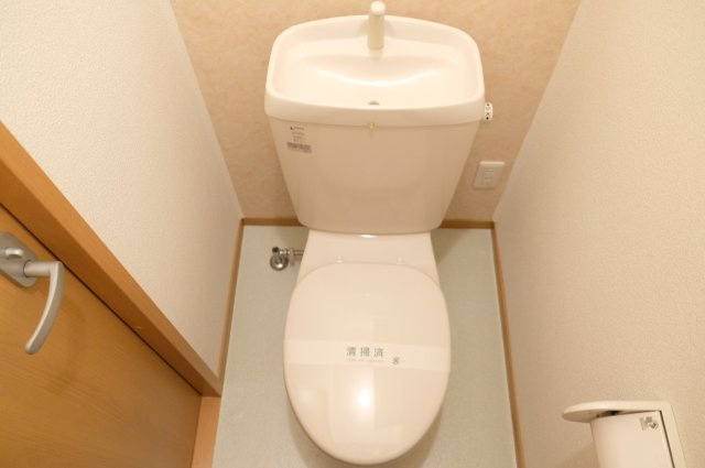 【トイレ】 | メゾンドゥ長瀬Ⅱ | コンパクトで使いやすいトイレです