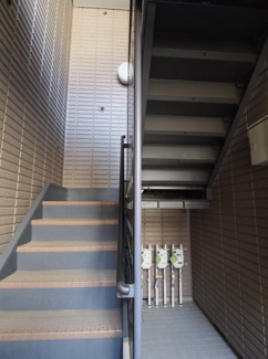 【その他共用部分】 | 内階段で２階に行けて安心