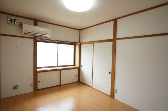 【居間・リビング】 | 第七西山荘 | 南向きの明るいお部屋
