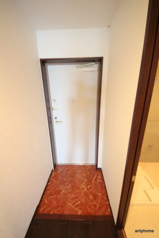ラフォーレ天満橋　仲介手数料無料の玄関