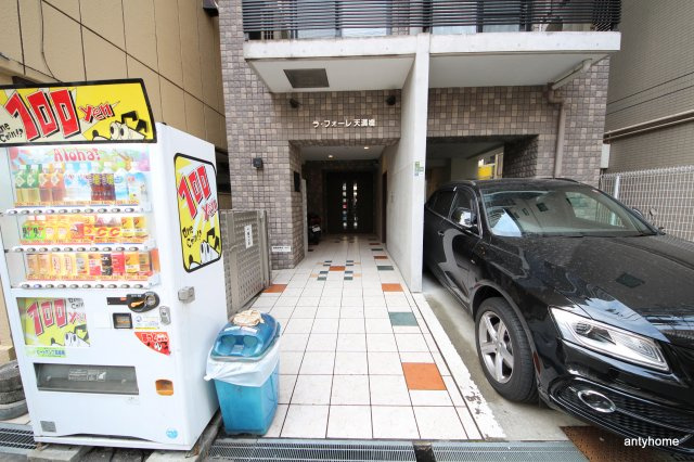 ラフォーレ天満橋　仲介手数料無料のエントランス