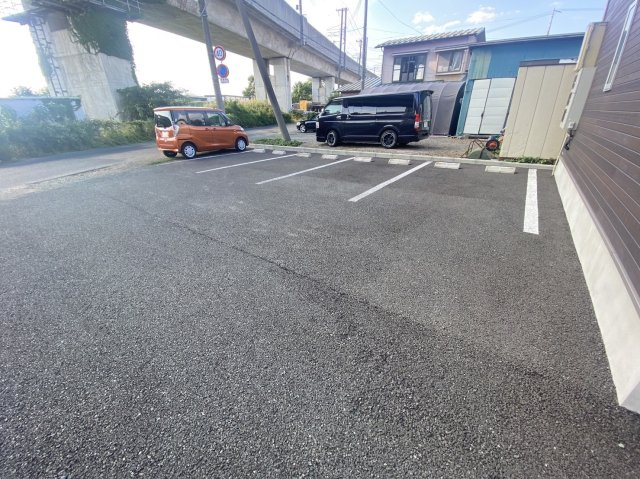 グランツの駐車場