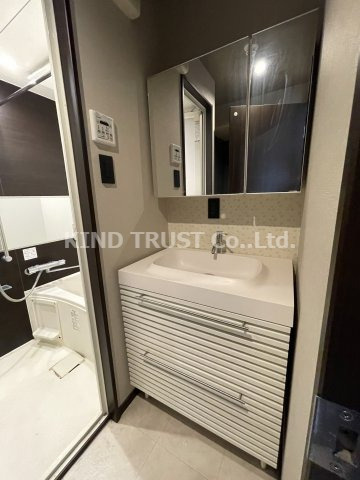 サンネクテール天満橋の洗面所|使いやすい洗面所です